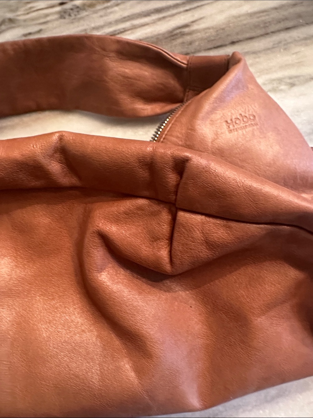 HOBO INTERNATIONAL SLOUCHY SHOULDER BAG - Picture 10 of 14
